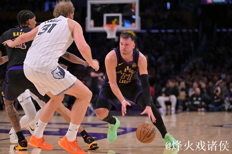 詹姆斯31+9+6东契奇34+6+8 湖人主场击败灰熊